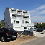 Apartamento Marijola *