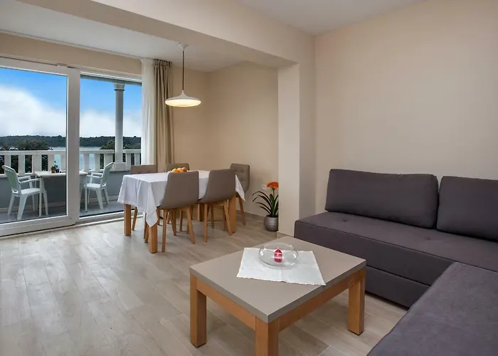 Marijola Apartment *
